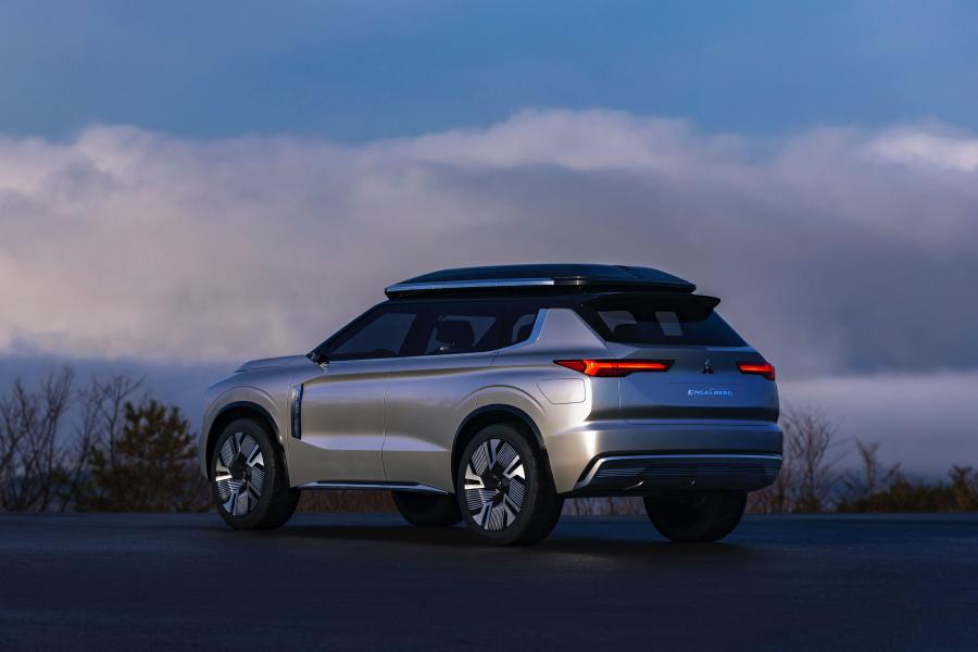  Mitsubishi Engelberg Tourer 2019 года  (фото 32 из 38)